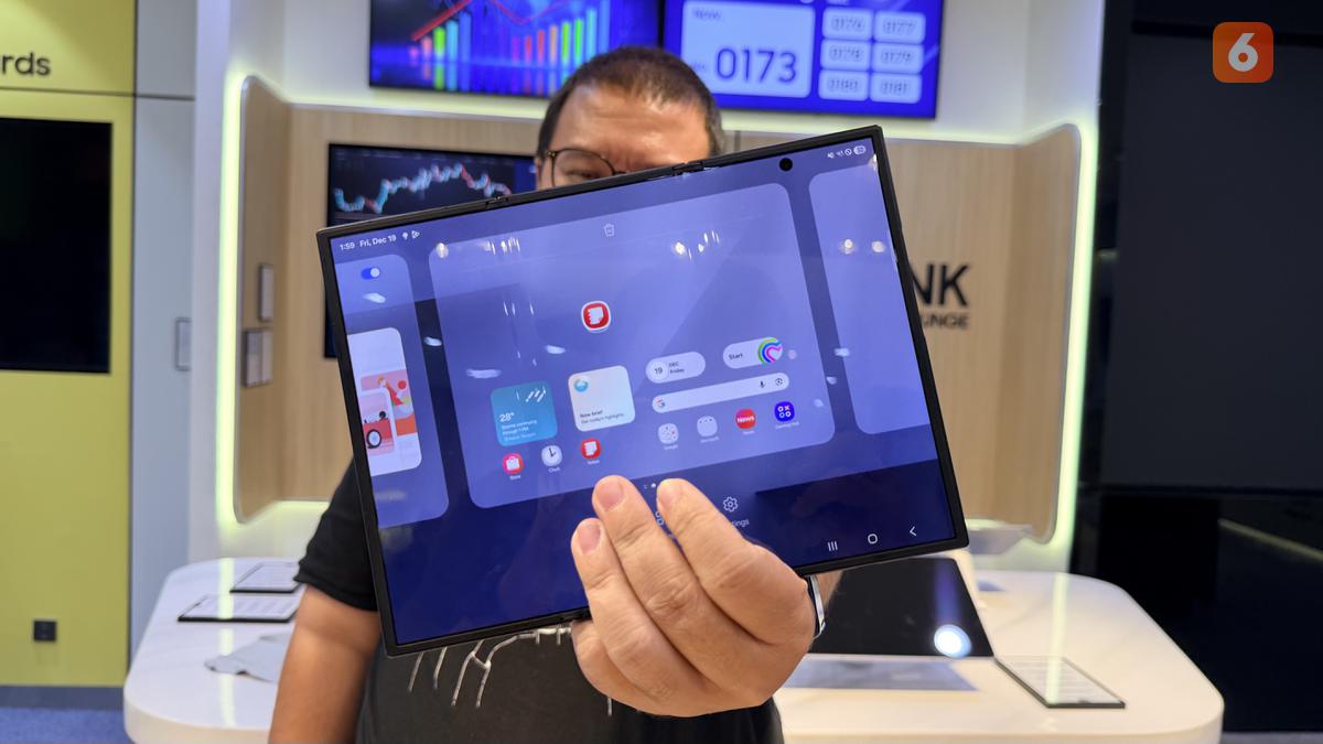 Mengenal Galaxy Z TriFold, Smartphone Layar Lipat Tiga Pertama yang Mengagumkan