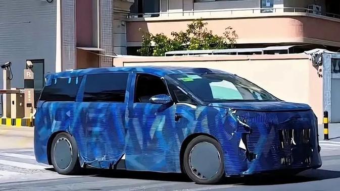 Denza Luncurkan D9L, MPV Mewah Berteknologi Canggih di Tiongkok