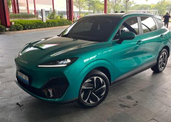 Pengalaman Pertama Kali Mengemudikan E4 EV, Begini Rasanya