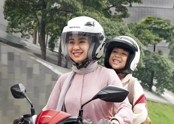 Sebelum Mengajak Anak Naik Motor, Simak 3 Aturan Keselamatan Berikut