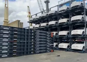 Kapal Pengangkut Mobil Penuh, China Temukan Solusi Tak Terduga untuk Masalah Ini