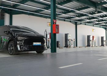 Pengisi Daya Ultra Cepat di Puri Indah Isi Baterai EV 80 Persen dalam 12 Menit