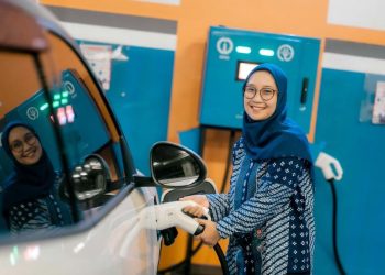Pengguna Mobil Listrik Merasa Lebih Puas Dibanding Mobil Bensin