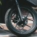 Perhatikan Ban Belakang Motor Goyang, Risiko yang Perlu Diwaspadai