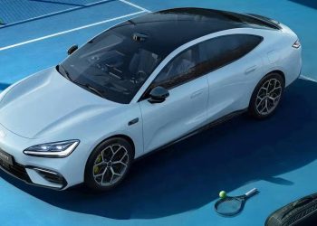 Sasar Anak Muda, Geely Luncurkan Sedan Listrik Bergaya Sporty