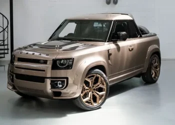Mengubah Land Rover Defender 130 Jadi Pikap Premium di Urban Automotive