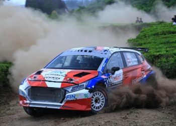 Pereli Kembali Berjuang Usai Mobil Terbalik dan Kaca Pecah di APRC Sumut