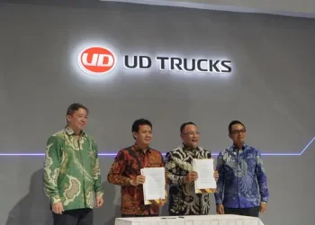 Gandeng Astra UD Trucks, PT Trans Migasindo Jaga Keandalan Armada Tangki