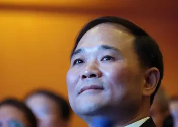 Pendiri Geely Auto Tinggalkan Jabatan, Serahkan Perusahaan kepada Manajemen Profesional