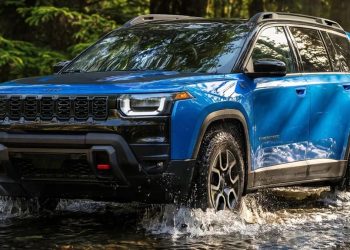 Cherokee Trailhawk Terbaru Mampu Melibas Genangan Tinggi