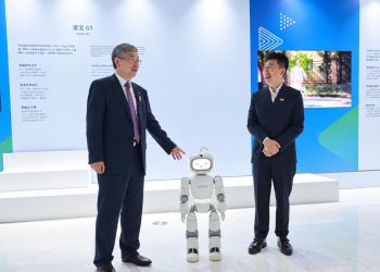 Sinergi Otomotif dan AI, Robot Canggih Ramaikan Chery Summit 2026