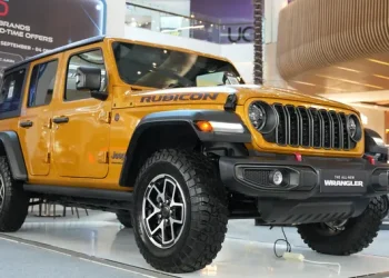Jeep Wrangler Goldilocks Hadir di Indonesia dengan Warna Emas Menarik