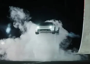 Roadster Belum Pasti Produksi, Konsumen Siap Batal Terima Unit